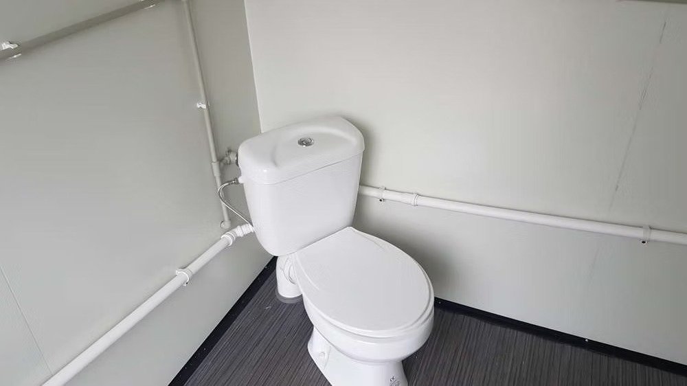 Remolque Sanitario con Doble Aseo - Imagen 6